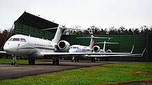 Zahlreiche Flugzeuge werden während des Weltwirtschaftsforums am Bodensee-Airport geparkt.
