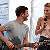 Das Duo Glasperlenspiel: Sängerin Carolin Niemczyk sowie Sänger und Keyboarder Daniel Grunenberg.