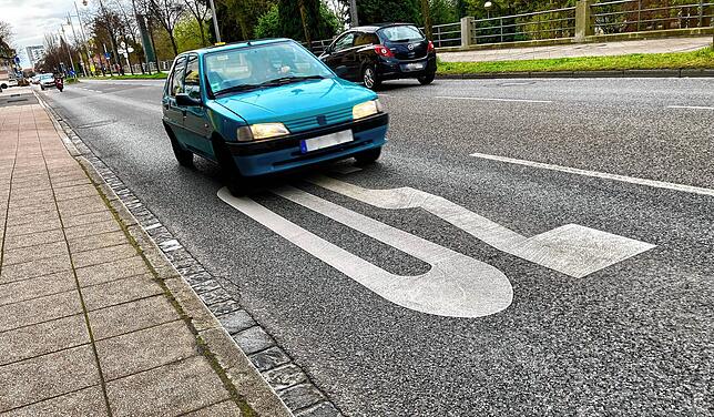 Noch dominiert Verkehr die Friedrichstraße.