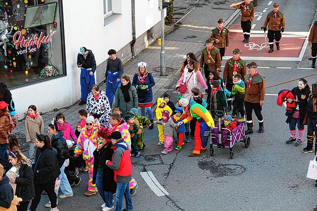 Bild 12: Schmutziger Dunschtig in Radolfzell: Die beeindruckendsten Bilder vom Narrenbaumumzug