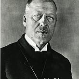 Hugo Eckener (1868-1954), gelernter Journalist, später Luftschiffer und rechte Hand Graf Zeppelins, wurde auch dessen Nachfolger als ...
