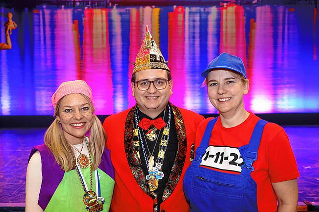 Bild 9: Narren und Mäschgerle strömen ins Konzil &ndash; Sie alle sind bei der SWR-Fernsehfasnacht dabei