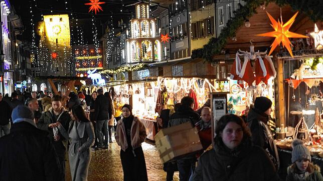 Der Waldshuter Weihnachtsmarkt lockt jährlich zahlreiche Besucher in die Fußgängerzone der historischen Altstadt.