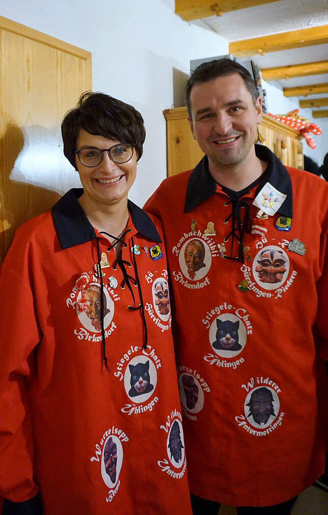 In diesem Narrenhäs präsentieren sich auch an dieser Fasnacht Bürgermeister Tobias Gantert und Frau Angela. Das Bürgermeisterhäs weist ...
