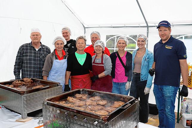 Bild 11: Zahlreiche Besucher beim Dorffest in Stahringen