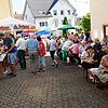 Beim Suserfest in Tengen-Büßlingen herrscht großer Besucherandrang bei bestem Spätsommerwetter. Auf den Bierbänken gibt es beste ...