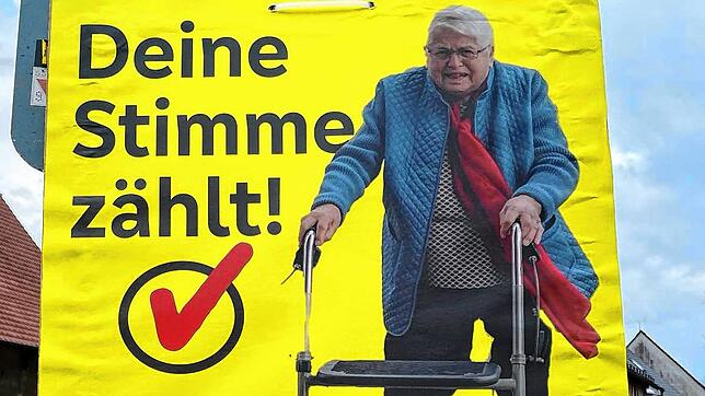 Ein Wahlplakat für Karola Hildebrand, die jetzt aber gar nicht mehr kandidieren möchte.