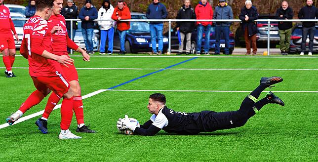 Bild 12: FC Schlüchttal siegt 3:2 gegen den FC Erzingen &ndash; und wir haben Bilder!