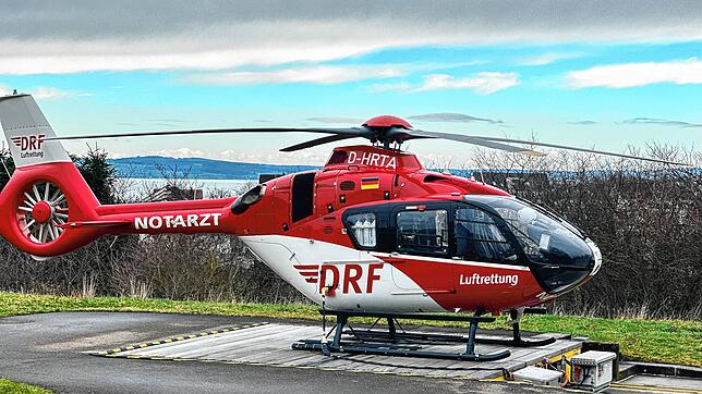 Mit lebensgefährlichen Verletzungen wurde ein Motorradfahrer nach einem Unfall ins Krankenhaus geflogen, teilt die Polizei mit (Symbolbild).