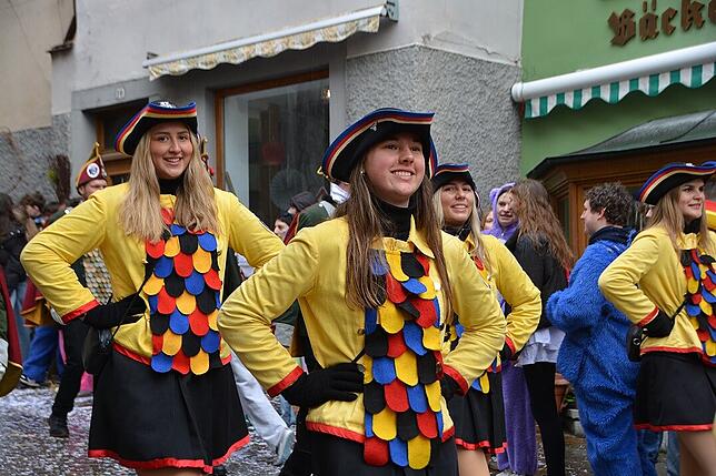Bild 13: Meersburg im Fasnetsfieber: 1.800 Hästräger ziehen durch die Altstadt – Bilder!