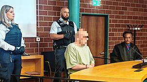 Wieder einmal findet sich ein 47 Jahre alter Mann aus Überlingen im großen Saal des Landgerichts Konstanz wieder. Dieses Mal geht es um ...