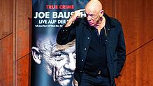 „Tatort“-Star Joe Bausch weiß, wie man das Publikum unterhält. Sein Auftritt im Graf-Zeppelin-Haus sorgte für Spannung und Begeisterung.