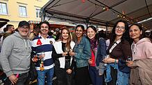 Bild : Beim Konstanzer Weinfest 2025 steigt schon am Eröffnungsabend die Stimmung - Die schönsten Bilder
