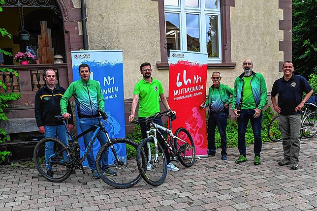 Sie freuen sich, dass nach einem Jahr Unterbrechung das Benefiz-Mountainbikerennen „Sechs Stunden am Breitbrunenn“ ...
