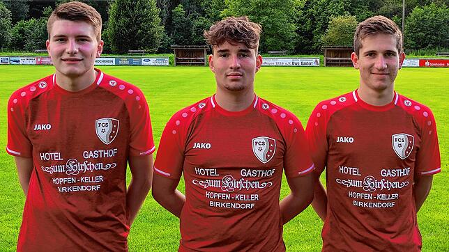 Qualität für den FC Schlüchttal: Luan Abazi, Linus Dörflinger und Timo Vogt kommen aus der eigenen Jugend und machen Trainer Roberto ...