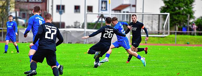 Bild 10: TuS Efringen-Kirchen siegt 2:1 bei der SG FC Wehr/Brennet &ndash; und wir haben Bilder!
