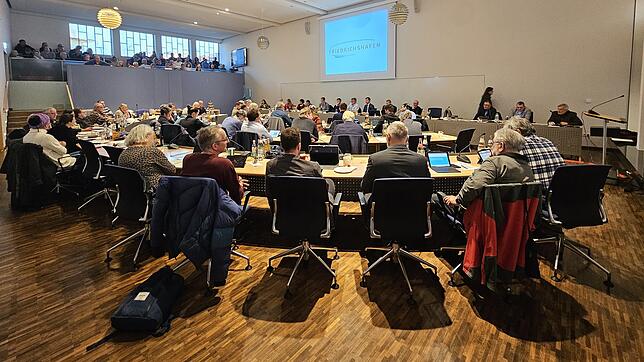 Der Gemeinderat von Friedrichshafen tagt.