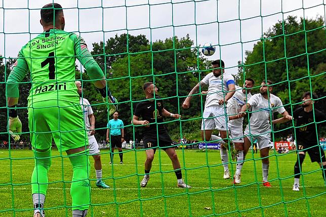 Bild 12: SV 08 Laufenburg verpasst den Aufstieg beim ESV Südstern Singen mit 1:4 – und wir haben Bilder!