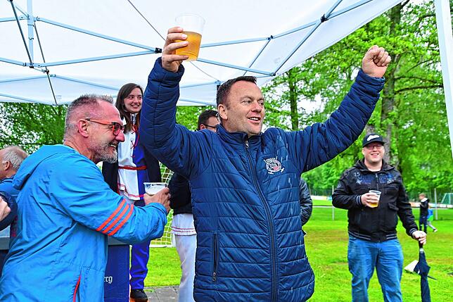 Bild 6: So feiern die Fans den Aufstieg des FC 08 Villingen