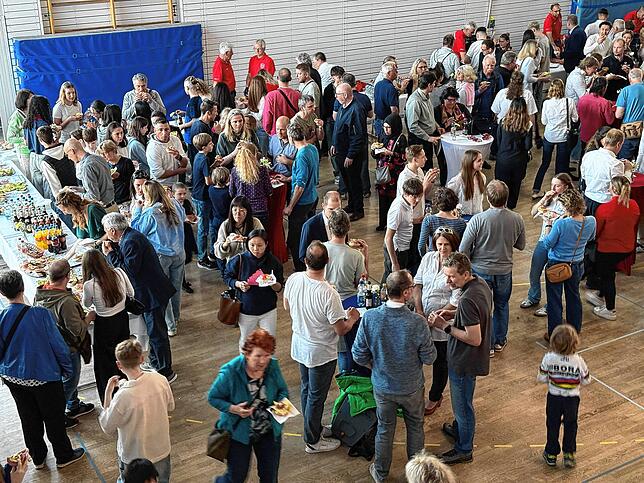 Bild 3: Große Resonanz und strahlende Gesichter bei der Sportlerehrung in Friedrichshafen