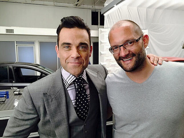 Jo Failer mit Robbie Williams.