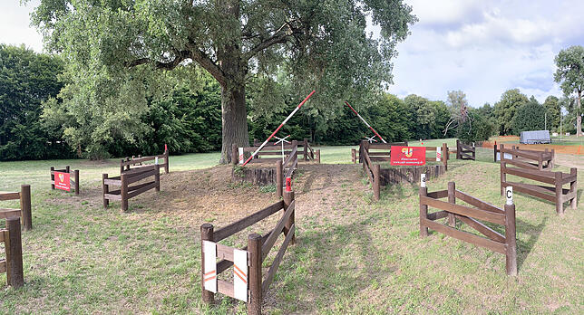 3. Hindernis: Der Bahndamm steht auf einer kleinen Kuppe.