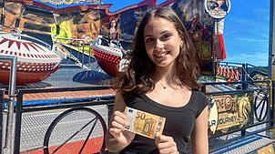 Das Schwenninger Volksfest hat auch dieses Jahr einige Attraktionen zu bieten. Doch wie weit kommen zwei Personen mit 50 Euro?