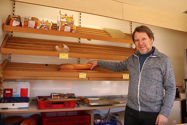 Der Markttag ist fast vorbei. Hans-Peter Schelle kommt jeden Freitag mit seinem Brot-Verkaufswagen nach Donaueschingen. Seit es richtig ...