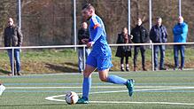 Comeback mit Höhen und Tiefen: Fabian Schmidt kehrte gegen den SV Weil II ins Team zurück, bereitete das 1:0 durch Tolga Polat vor, traf ...