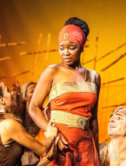 Isata auf der AIDA-Bühne in Bad Säckingen.
