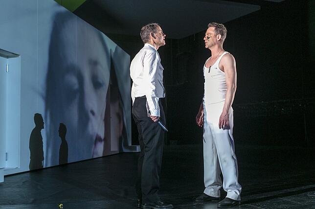 Gegenspieler: Jago (Matthias Leja, links) und Othello (Itay Tiran).