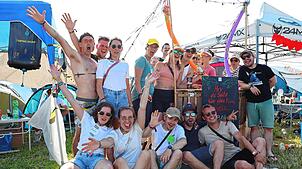 Das Southside-Festival hat begonnen. Am Donnerstag ist die Stimmung schon vielerorts gut.