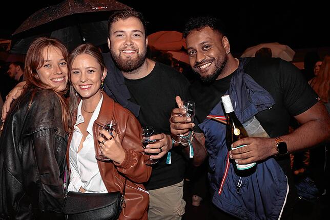 Bild 24: Konstanzer Weinfest 2025: Der Stephansplatz ist voll und die Stimmung prima