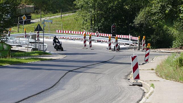Die L 170 zwischen Bonndorf und Steinasäge wird ab Montag, 2. September, noch einmal voll gesperrt. Die gesamte Fahrbahn wird saniert.