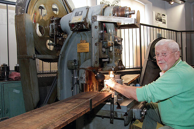 Bild 3: Bilder und Videos von der Wecker-Produktion in der Museumswerkstatt