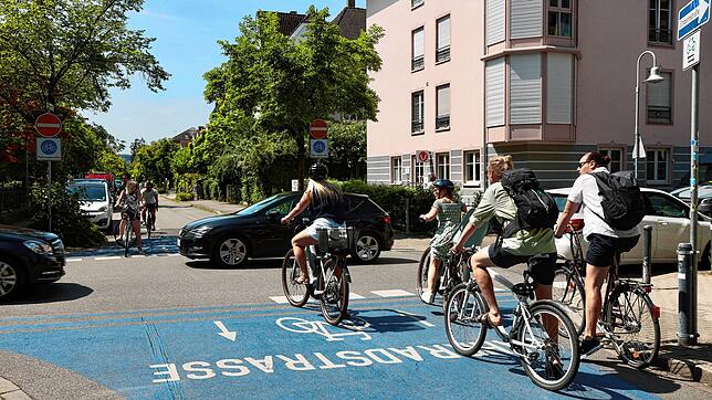 An der Kreuzung Garten-, Ecke Schottenstraße wird die Fahrradstraße unterbrochen. Radler müssen den Verkehr auf der Gartenstraße ...