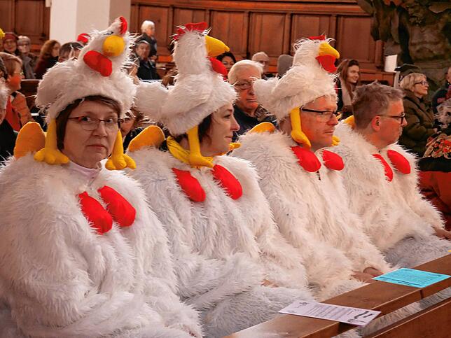 Zahlreiche Hästräger waren unter den vielen Besuchern auszumachen.