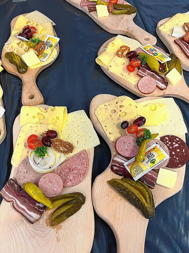 Bild 1: Birkendorfer Schopfschellenfest - Das sind die besten Bilder der Musiker
