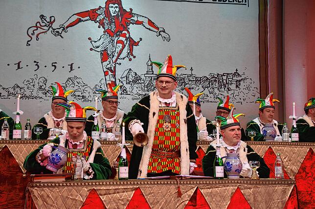 Narrenrichter Jürgen Koterzyna spricht das Urteil.