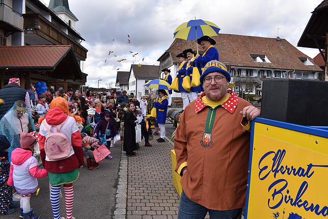 Der Hemdglunckiumzug ist in Birkendorf seit Bestehen des Elferrats Tradition. Jörg Böhler ist seit 28 Jahren mit seinem Traktor als ...