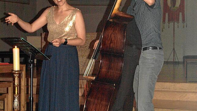 Mit Lesung und Jazz im Wechsel gestalteten Karl Vollmer und das Duo Adeline Hasler und Jonas Hoenig den Sonntag in der Görwihler ...