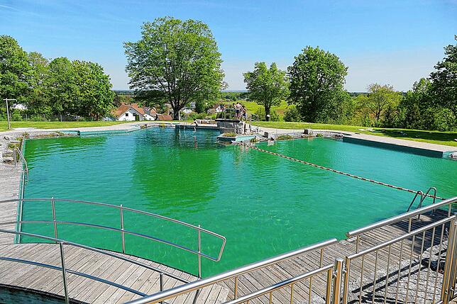 Campingplatzbesitzerin Tanja Klaus hofft, dass es in diesem Jahr wieder richtigen Badebetrieb in zum Campingplatz gehörenden Freibad gibt.