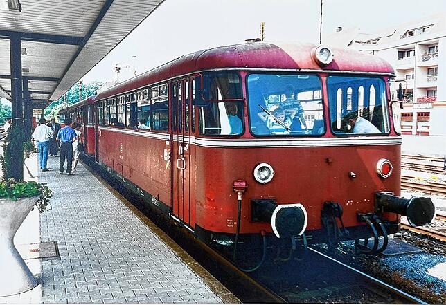 Bild 2: Letzte Fahrt der Wehratalbahn: So emotional war der Abschied 1990 in historischen Bildern