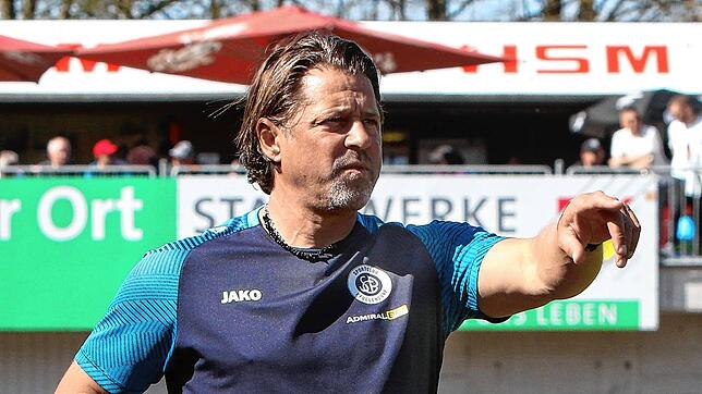 Nach dem dramatischen Abstiegskampf in der vergangenen Spielzeit hätte Trainer Helgi Kolvidsson nichts gegen einen ruhigeren ...