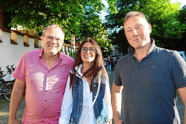 Bild 39: Gassenfreitag am 6. Juni: Hier feiern Einheimische und Besucher in Konstanz