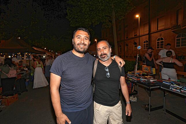 Bild 3: Bis tief in die Nacht stöbern die Trödel-Fans beim Konstanzer 24-Stunden-Flohmarkt