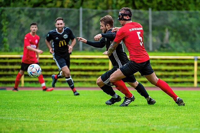 Bild 7: FC 08 Bad Säckingen rettet ein 1:1 im Derby gegen den FC Wallbach &ndash; und wir haben Bilder!