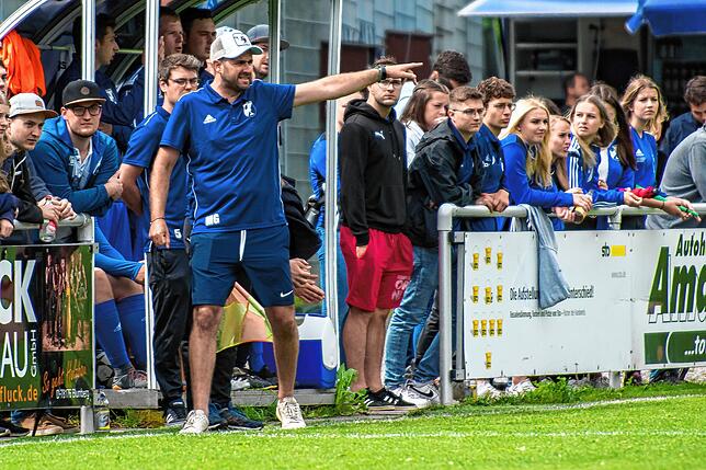 Das waren noch Zeiten: Michael Gallmann feierte noch Ende der vergangenen Saison als Trainer mit dem FC Weizen den Ligaverbleib. Am ...