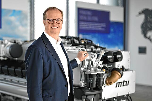Jörg Stratmann, Vorstandsvorsitzender von Rolls-Royce Power Systems, steht nach der Pressekonferenz von Rolls-Royce Power Systems an ...