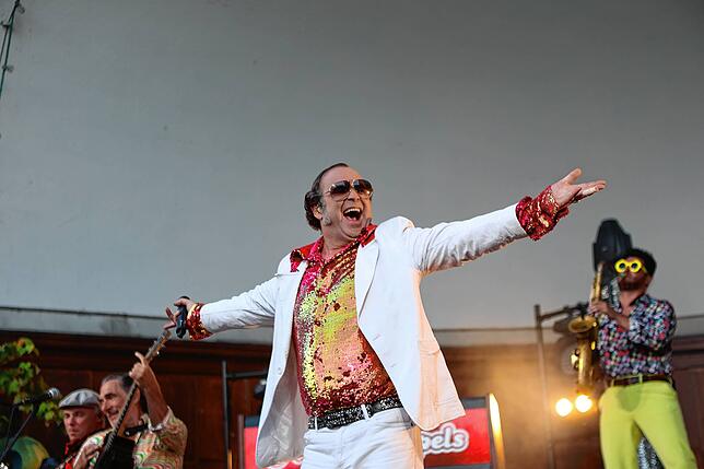 Bild 19: Seenachtfest 2024: Im Stadtgarten spielt nicht nur die Musik, sondern spielen auch die Kinder